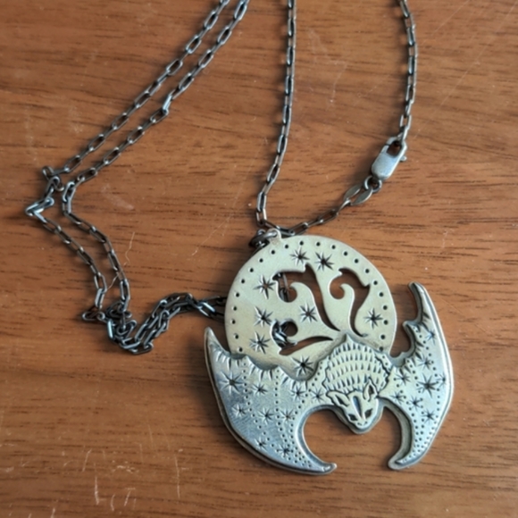 Black Rabbit Studio bat familiar necklace - Picture 3 of 3